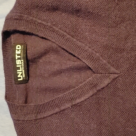 Eggplant colour men's Kenneth Cole V Neck sweater woven style front - Picture 2 of 3